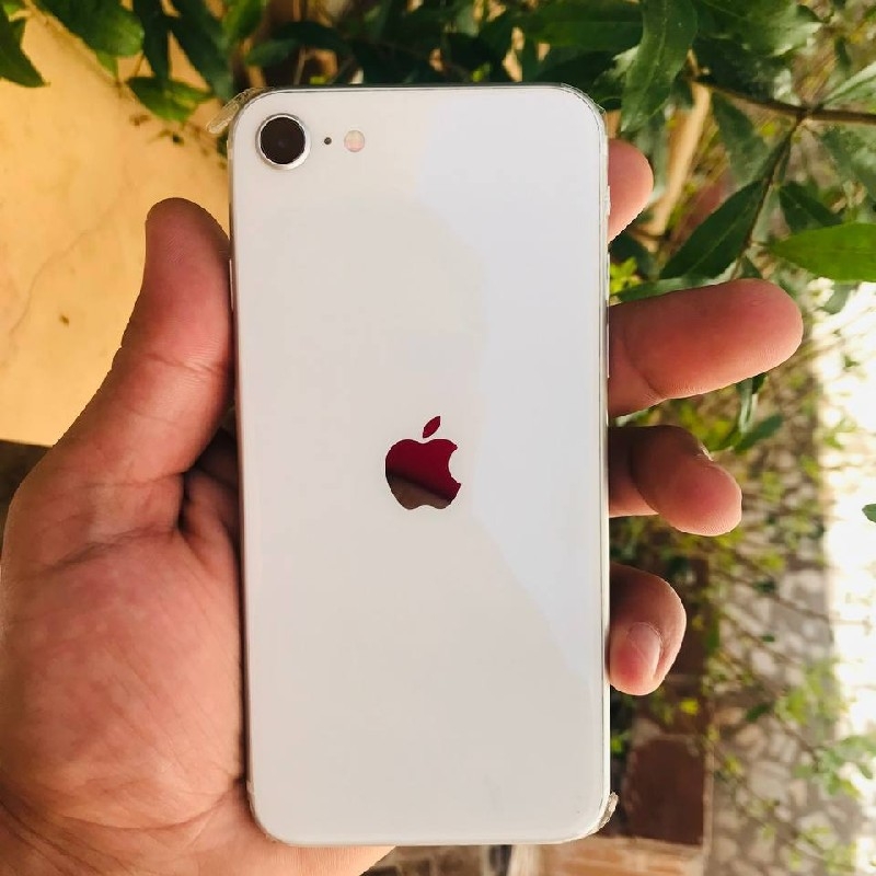 iphone SE 2 ۲۰۲۰
