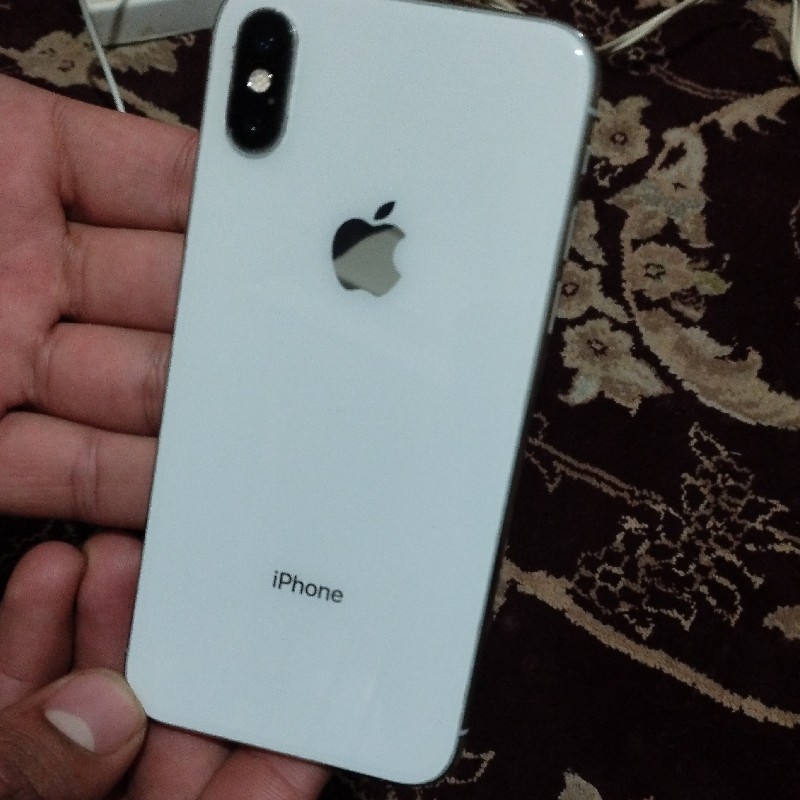 آیفون XS