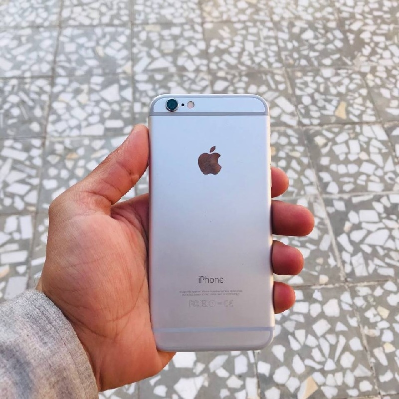 iphone 6   64GB  white