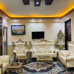 فروش عاجل سیت مبل سلطنتی ۷نفره خودی سه دانه میزنه