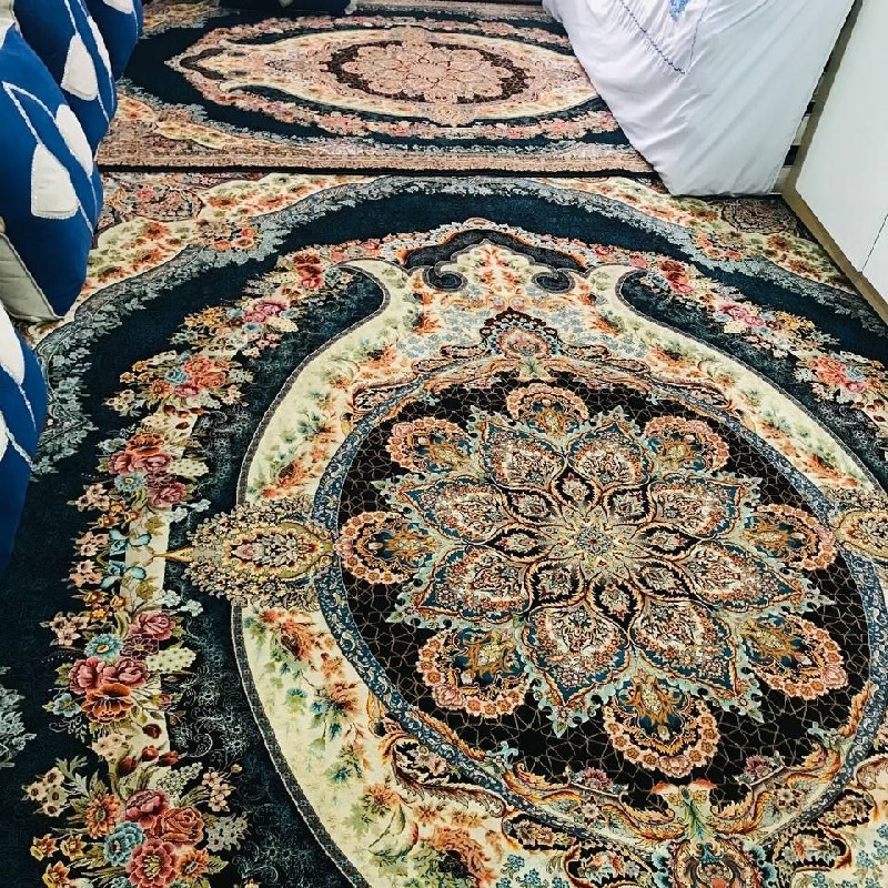 دوعدد فرش یک دوازده متره یکی شش متره