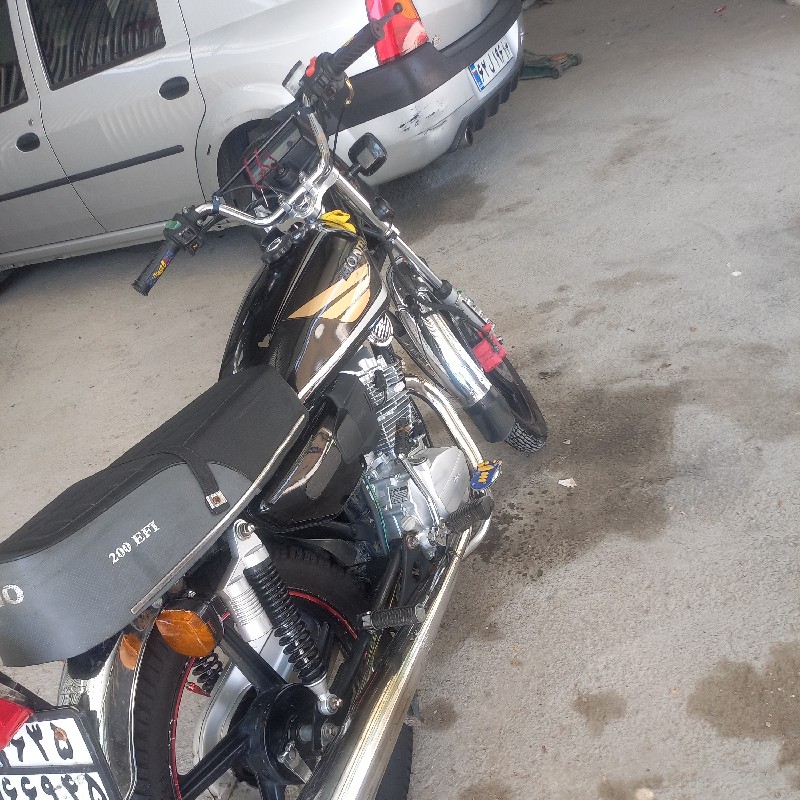 موتورسیکلت ۲۰۰