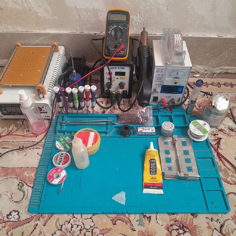 وسایل تعمیرات موبایل فروشی هست خیلی کار نشده