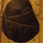 یک عدد شهاب سنگ سنگی برش خورده