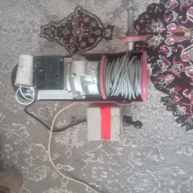 بالابر ۸۰۰کیلوگرم بری کاری هایی سختمون وآسانسور مغازه